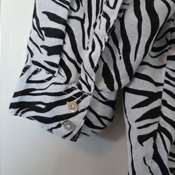Cynthia Rowley Linen Shirt – 3X – White/Black Zebra Print - Picture 3 of 7